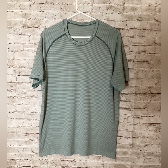 Lululemon men’s Metal Vent Tech In Tidewater strip shirt - Picture 4 of 7